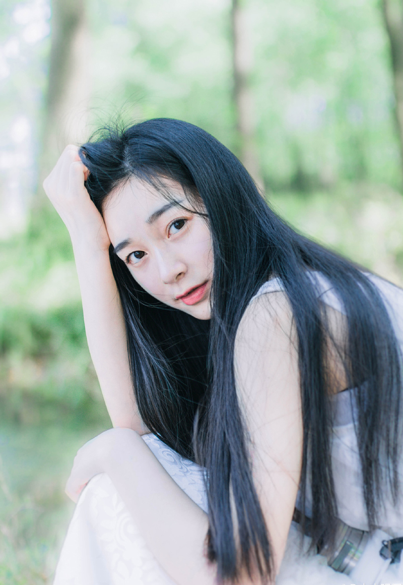 “如果不是他，为什么嵩山上，连一具荆州军的尸体都找不到？连最精锐的一百名虎卫营将士都全军覆没，我不信他荆州军有那么厉害！”夏侯惇冷哼道。